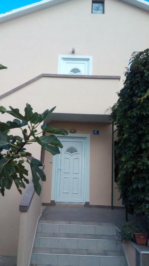 Apartmani Marija Povljana Exterior photo